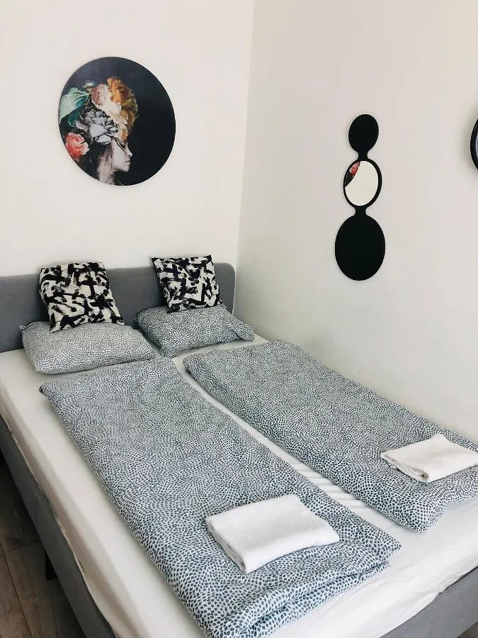 Bella Fiore Rooms 2 Budapest Apartment